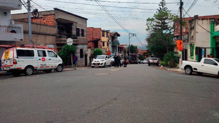 Asesinaron a quien sería el sucesor de “Mono Rolex” dentro de su carro en Aranjuez, Medellín