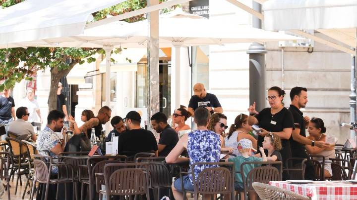 El paro baja en más de 2.700 personas en la Comunitat Valenciana