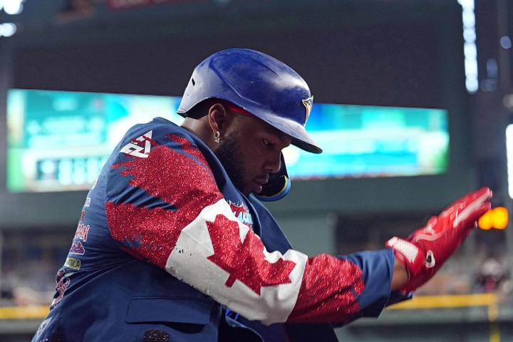 Blue Jays star Vladimir Guerrero Jr. joins Hank Aaron in postseason history with 1st