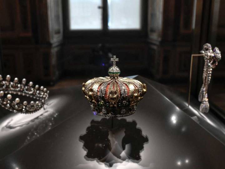 El Louvre traslada joyas al Banco de Francia tras robo millonario