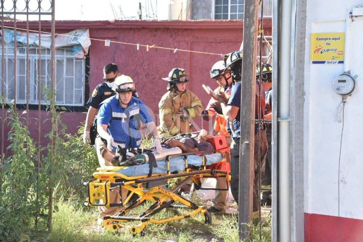 Hombre sufre fuerte descarga eléctrica mientras trabajaba en el techo de una vivienda