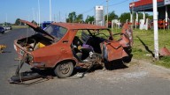 Tres personas resultaron heridas tras chocar contra un poste de alumbrado