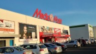 Un grupo de encapuchados armados atraca el MediaMarkt del parque comercial La Abadía en Toledo