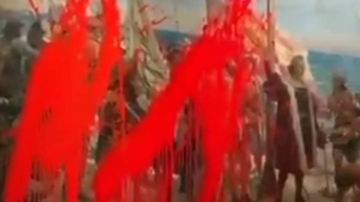 Limpian el cuadro de Colón vandalizado por dos activistas de Futuro Vegetal en el Museo Naval de Madrid: "El cuadro ha sufrido daños"