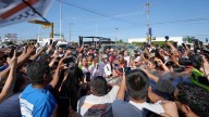 Claudia Sheinbaum visita y supervisa ayuda tras las devastadoras inundaciones en Veracruz