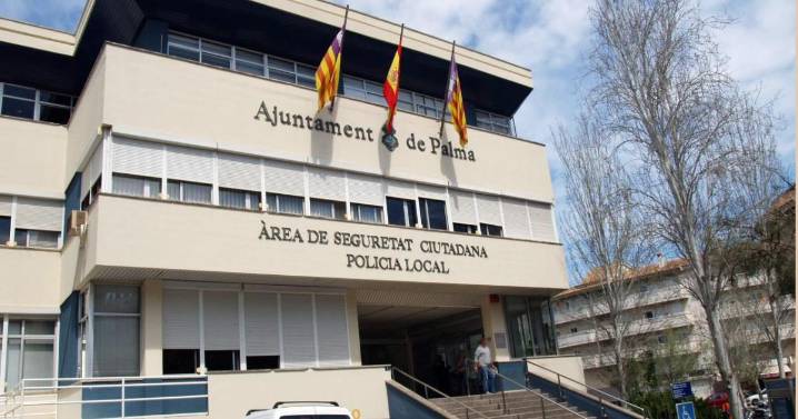 Identificados dos jóvenes de 18 años por realizar pintadas ofensivas contra la Policía Local de Palma