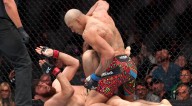 UFC 320: Pereira venció por KO a Ankalaev y recuperó cinturón de título de semipesado