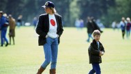 Jeans cigarette: el secreto de Lady Di para conquistar el otoño con botas altas
