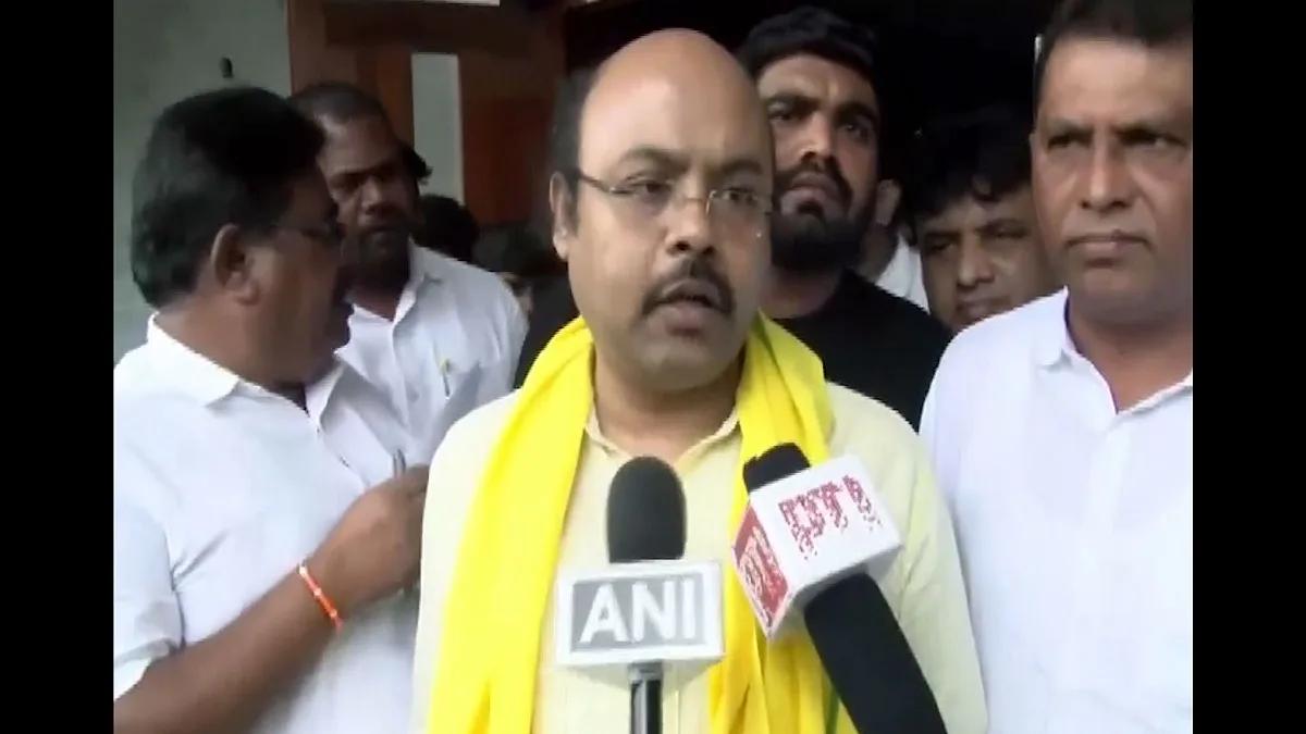 My father will not contest 2028 elections: Siddaramaiah’s son, pitches for Satish Jarkiholi as political successor