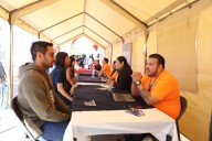 Cientos de universitarios conectan con la industria regional