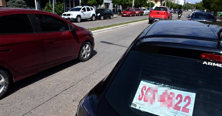 Tras meses de desabastecimiento, la entrega de chapas patente para autos 0 km volvió a la normalidad