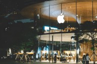 Is Apple Playing 4D Chess With Its AI Strategy?