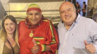 King África y su devoción por la Virgen del Pilar: de cañas por Delicias y un regalo muy especial