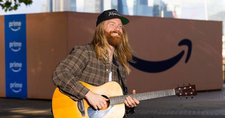 Eurovision star Sam Ryder to celebrate his album with new Star Wars Lego sets