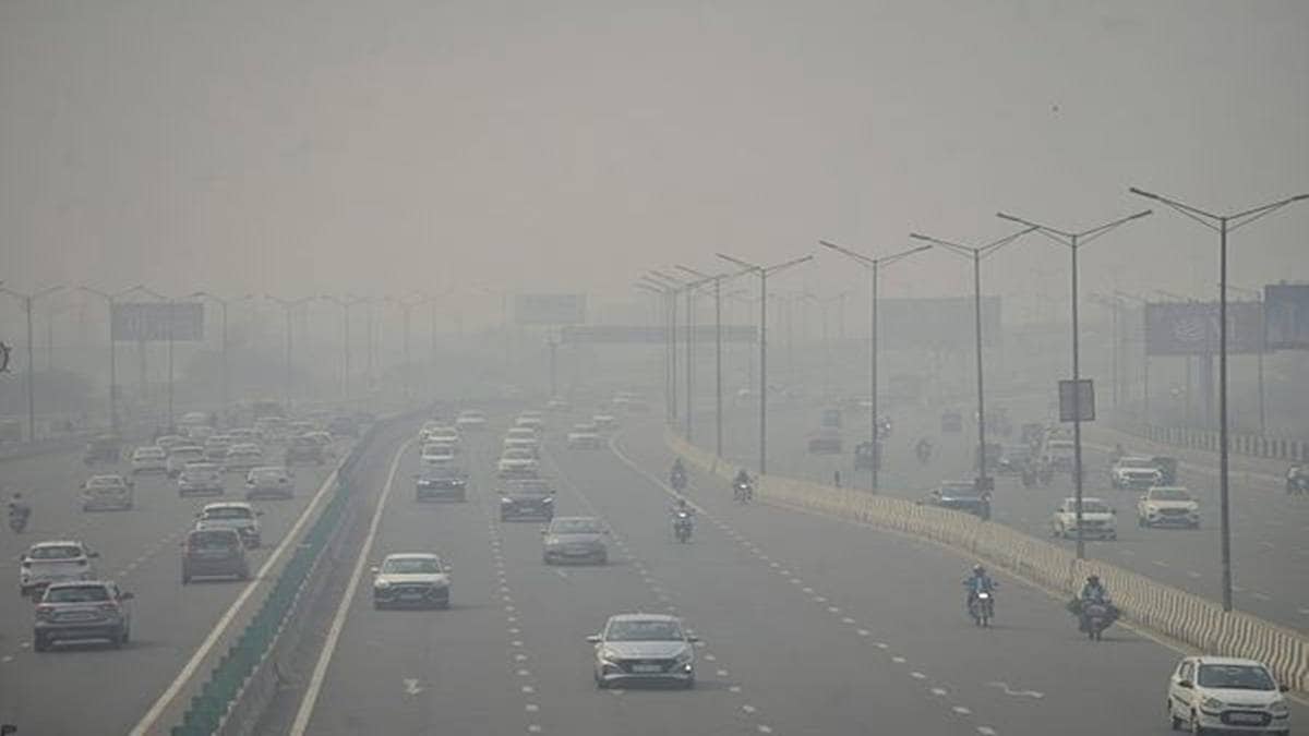 No relief for Delhi as AQI continues to remain in ‘very poor’ category, Anand Vihar crosses 500