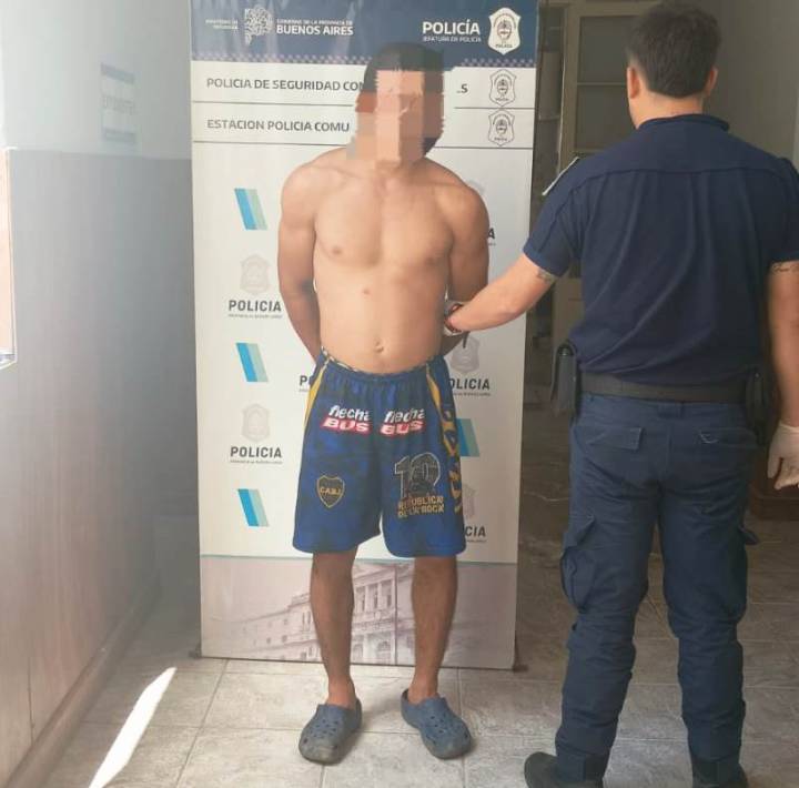 Aprehenden a un joven golpeando ferozmente a su pareja
