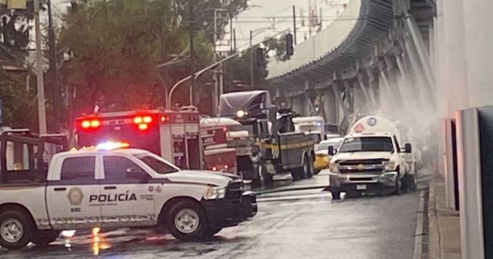 Accidente de pipa provoca fuga de gas que generó movilización de emergencia en Tláhuac