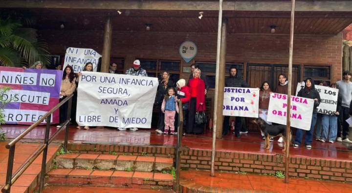 Aristóbulo del Valle: protesta pacífica para reclamar por la guarda de una niña