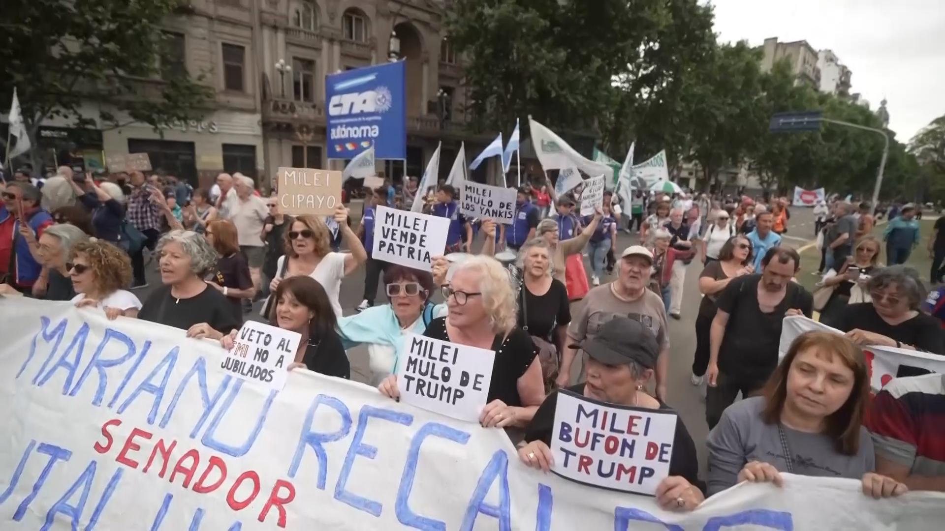 Opposition groups protest against Argentine president