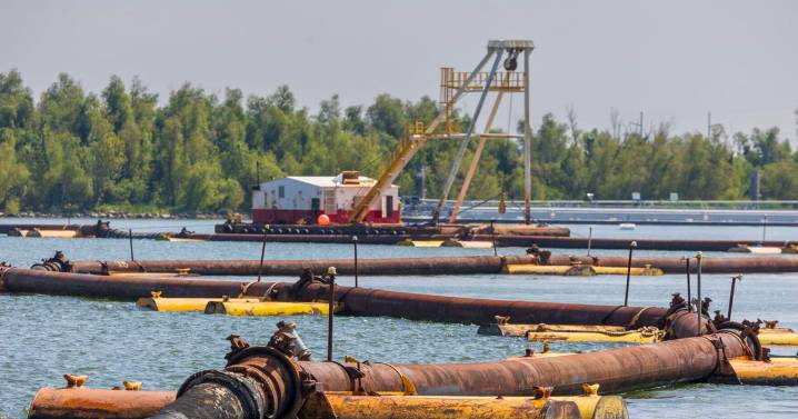Saltwater wedge moves up Mississippi River but not expected to reach New Orleans, Corps says
