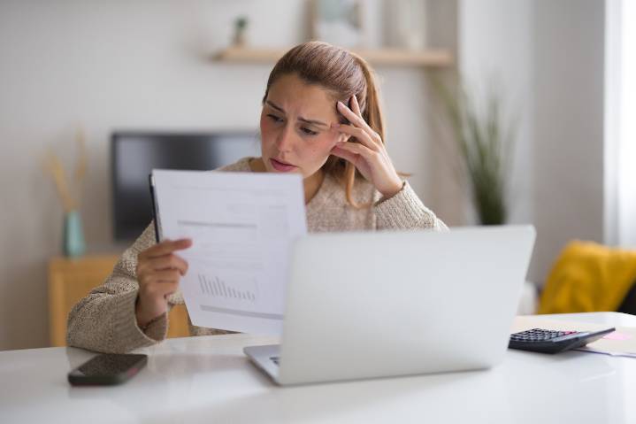 Dear Annie: I followed my passion, but can’t pay the bills. Was it a mistake?