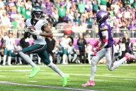 Eagles vs. Vikings: Jalen Hurts, DeVonta Smith dominate as Philadelphia beats Minnesota