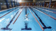 Licitan la renovación de la piscina de la Petxina tras un año cerrada