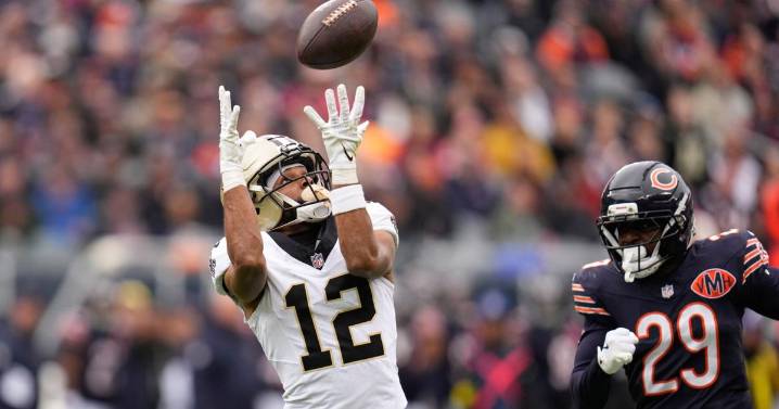 Chris Olave catches 2 touchdown passes for New Orleans Saints amid extension talks