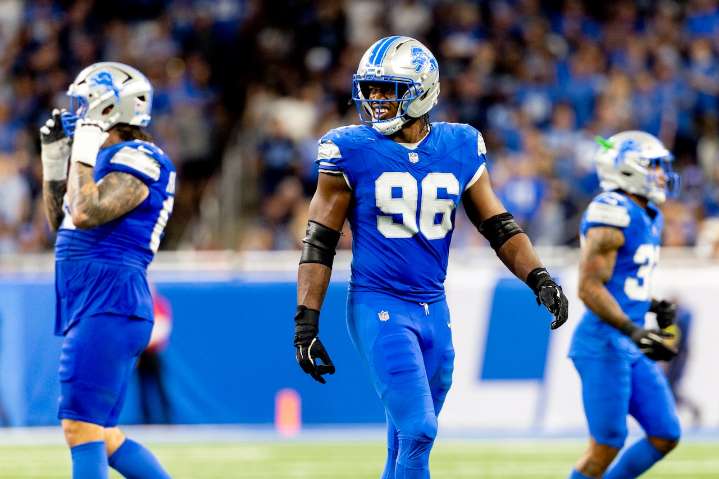 Lions missing All-Pro safety, but get pass rusher back at practice