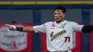 Víctor Bericoto mostró poder ofensivo en caída de Leones frente aTiburones