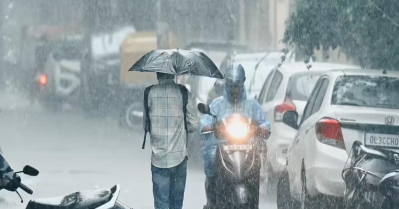 Heavy Rains Batter Idukki; Flooded Homes and Orange Alert in Four Kerala Districts