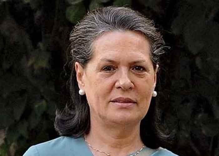 Sonia Gandhi unveils statue of Virbhadra Singh, six-time Himachal CM popular as ‘Raja Saab’