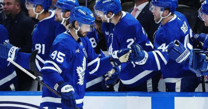 Tavares, Ekman-Larsson lead the way as Maple Leafs down Predators 7
