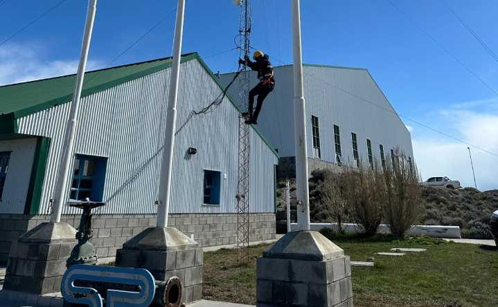 Servicios Públicos ejecuta en El Calafate modernización tecnológica: cámaras de seguridad y control de asistencia