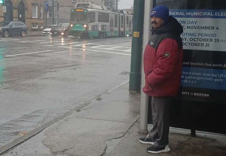Police hunt guy they say keeps exposing himself to kids in area of Mission Park