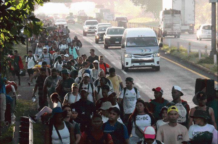 VIDEO: Nueva caravana de migrantes sale rumbo a Ciudad de México y descarta llegar a EEUU