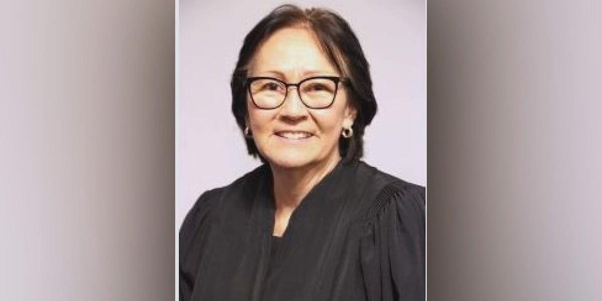 Hawaii Supreme Court justice withdraws corruption case opinion with apology