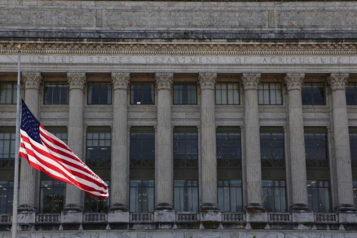 USDA memo says it will not use emergency funds for November food benefits