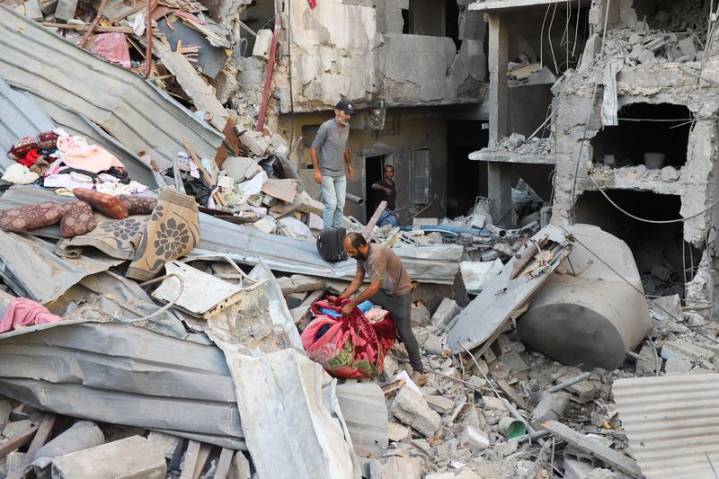 Israel strikes Gaza as Palestinians pin hopes on Trump’s Gaza plan