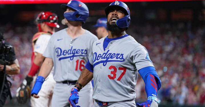 Hernández's homer lifts Ohtani, Dodgers over Phillies