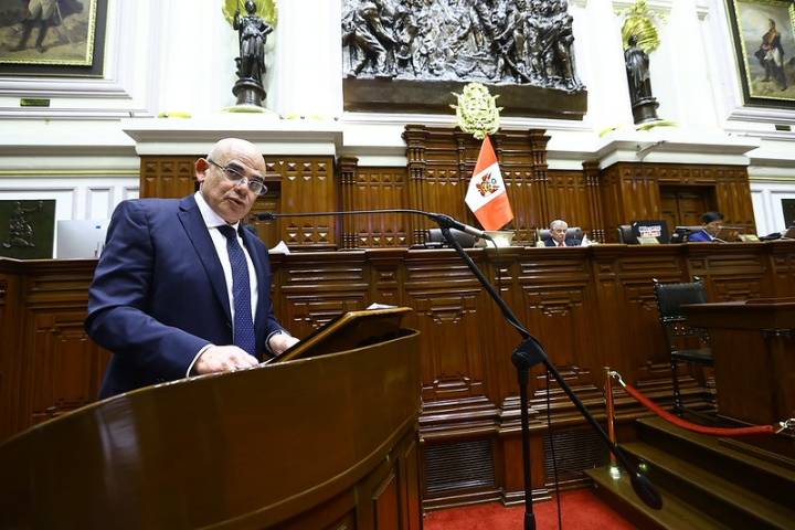 Jefe del Gabinete se disculpa con los jóvenes tras tildar protestas de subversivas