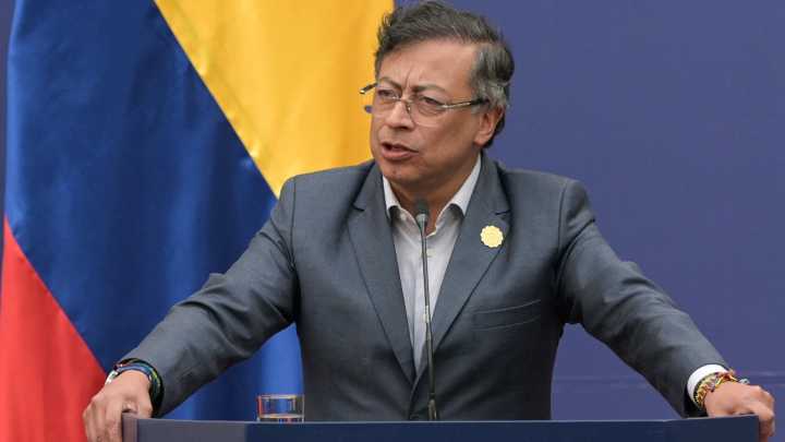 Arrojar Misiles a Lanchas No Detiene el Tráfico de Cocaína, Dice Petro a Trump