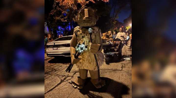 We aren't trolling you: Wauwatosa man brings Mama Rosa statue to life