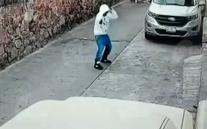 Joven es asesinado a balazos en Tlalnepantla; sujetos lo llevaron a una calle cerrada para dispararle