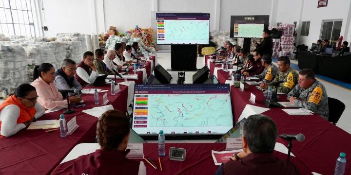 Claudia Sheinbaum da seguimiento a municipios afectados de Hidalgo: se reúne con Julio Menchaca