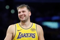 The 40-40 club: Luka Doncic begins the Lakers’ new season with a pair of prolific performances – Winnipeg Free Press