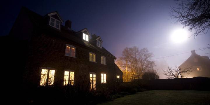 The U.S. housing market is in spooky season: 15% of home sellers are getting ghosted by buyers