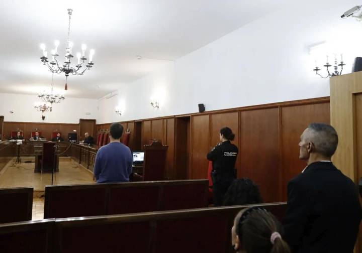 Condenado a 14 años el acusado de tratar de matar a dos okupas incendiando su habitación en Badajoz