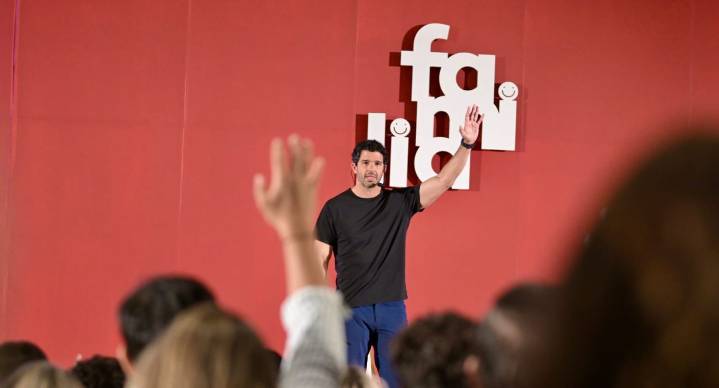 Oso Trava cierra con éxito el Tercer Congreso de la Familia en Hermosillo