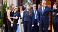 Baño de cariño y aplausos para la Familia Real antes del concierto de los premios "Princesa": "Nos encanta venir a verlos"